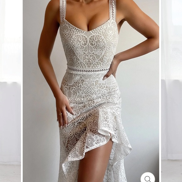 White lace dress. Perfect for a bridal shower - Picture 2 of 3